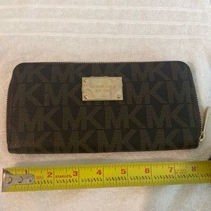 Brand new Michael kors wallet